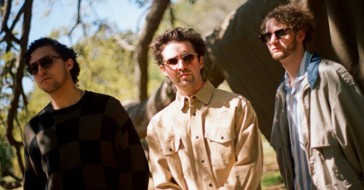 Stop Light Observations with Kind Hearted Strangers Z2 Entertainment